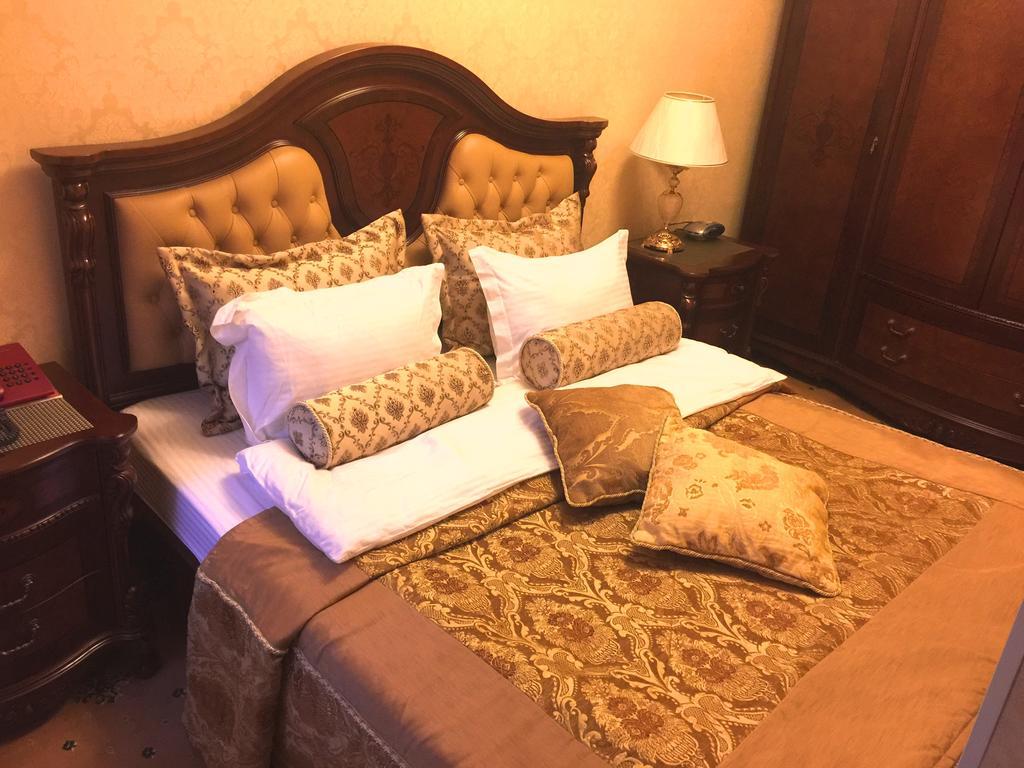 Hotel Lux Angliter ヴォログダ エクステリア 写真